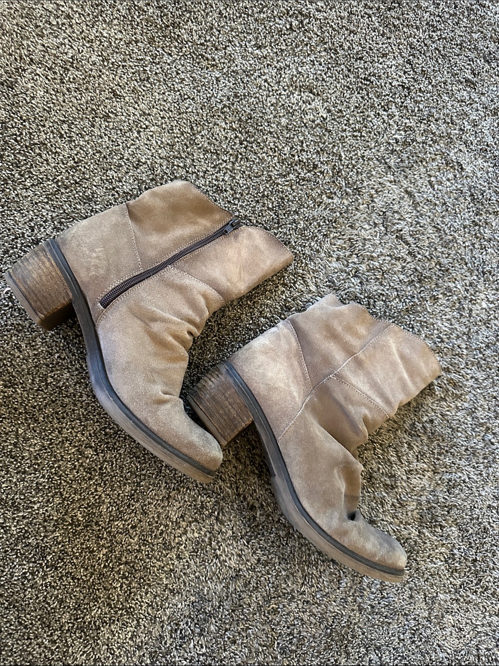 Bunker Women's Taupe Suede Zip-Closure Ankle Booties size 7.5 Fall Favorite